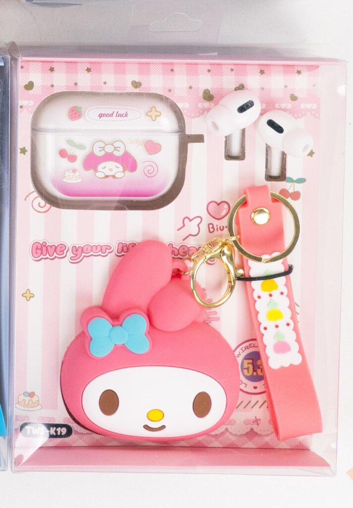 Earphone Set Silicone Keychain BAG KT Cat earphone Kuromii Headphones Sanrioes Wireless Bluetooth Headphone with Bag